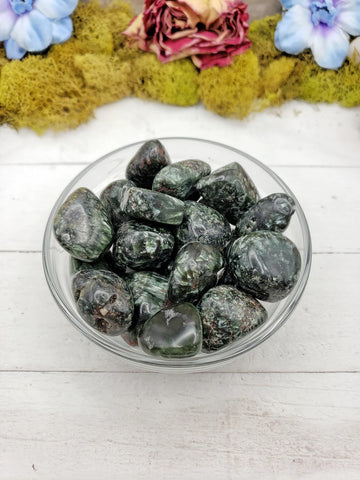 Tumbled Seraphinite Stones in Glass Bowl