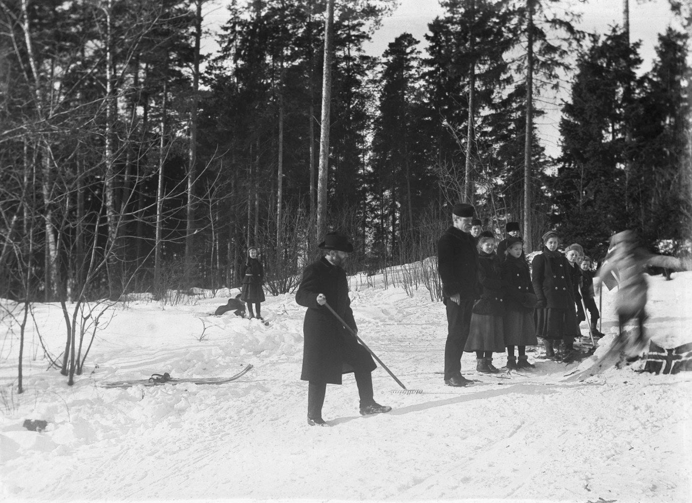 ‘Ski race at Lysaker, 1900,’ photographed by Ingeborg Motzfeldt Løchen. Werenskiold is shown on the left, with Fridtjof Nansen on the right.