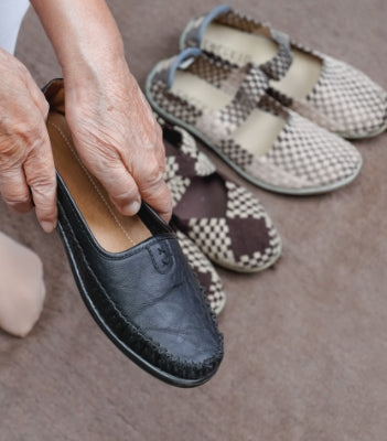 adaptive shoes for seniors