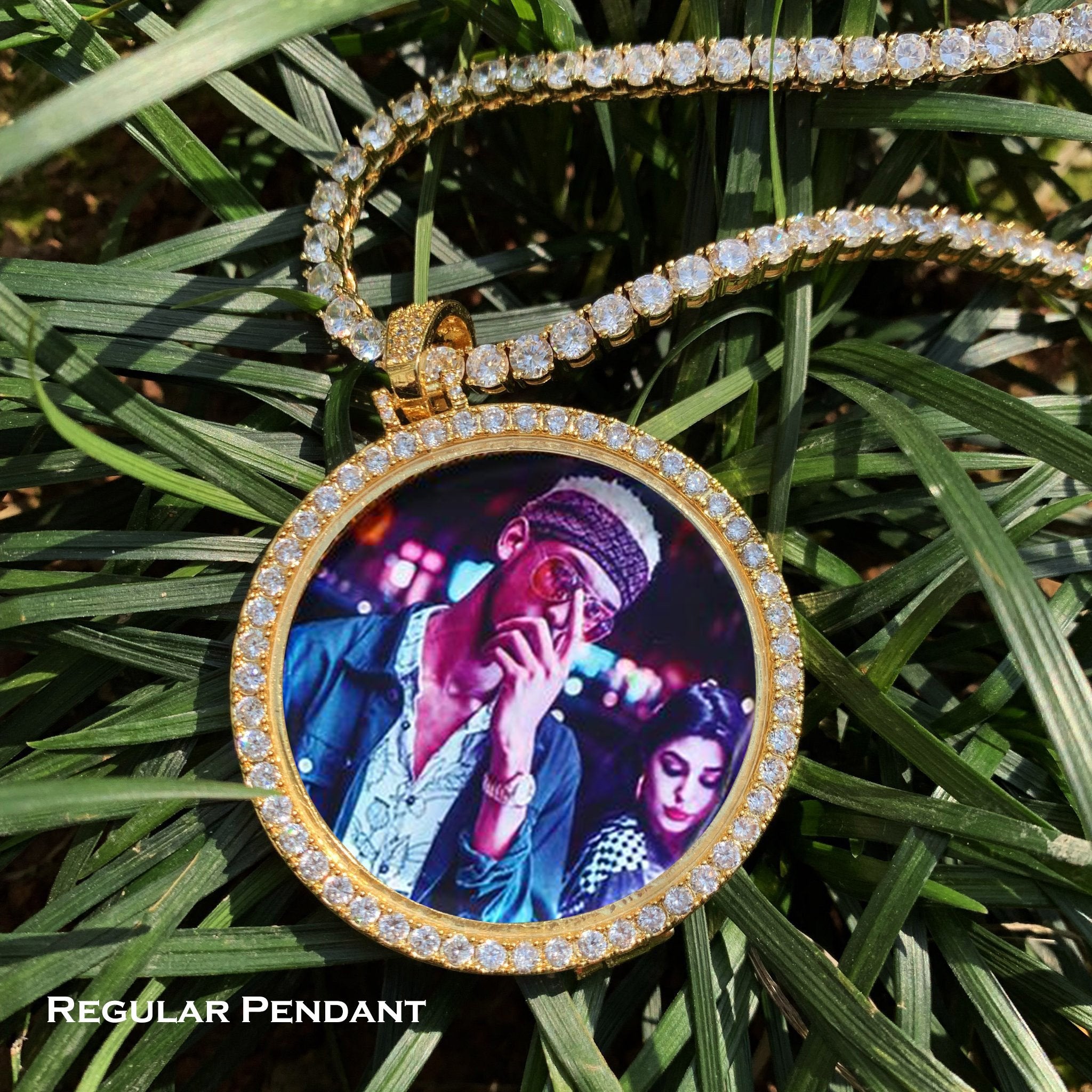 men necklace with picture inside