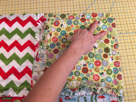 ZeedleBeez: How To Cut Your Rag Quilt