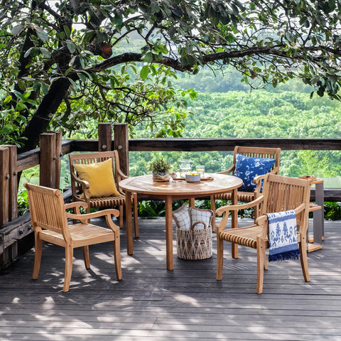 teak-round-table