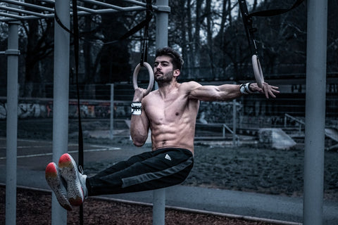 5 Avantages de l'entraînement avec les Anneaux de Gymnastique