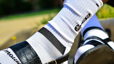There are several types of materials used in socks including Egyptian cotton, merino wool, cashmere and combed cotton. 