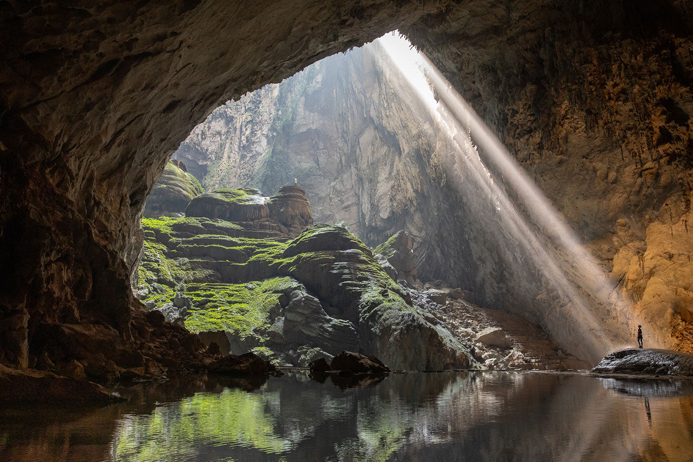 walter sky vietnam son doong cave jason speth