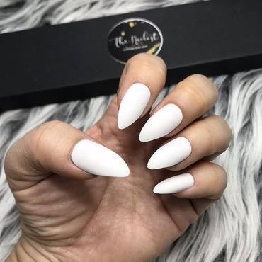 Does anyone know the name/website for these press on nails? (see photo  attached) : r/Nails