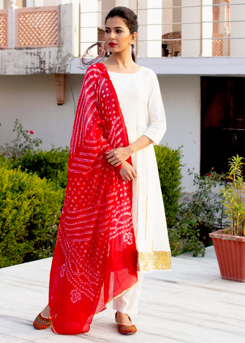 white anarkali with red dupatta