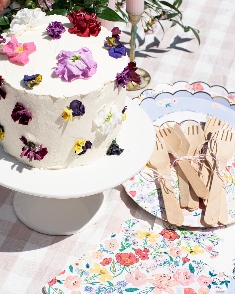 Vanilla Flower Picnic Cake