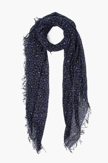 chan luu scarf