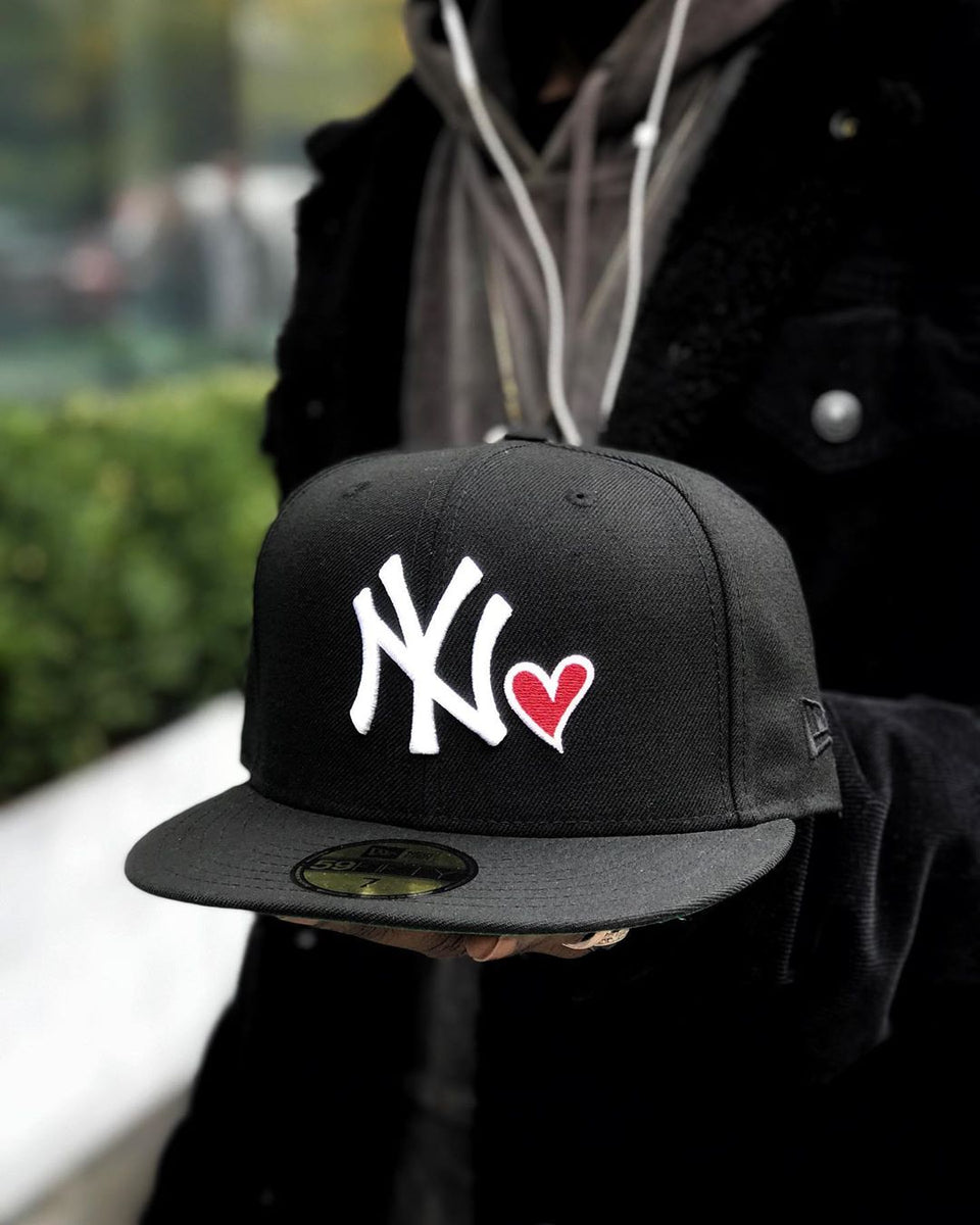 new-era-black-new-york-yankees-heart-59fifty-fitted-hat