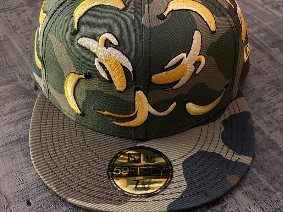 New Era Camo banana fitted hat