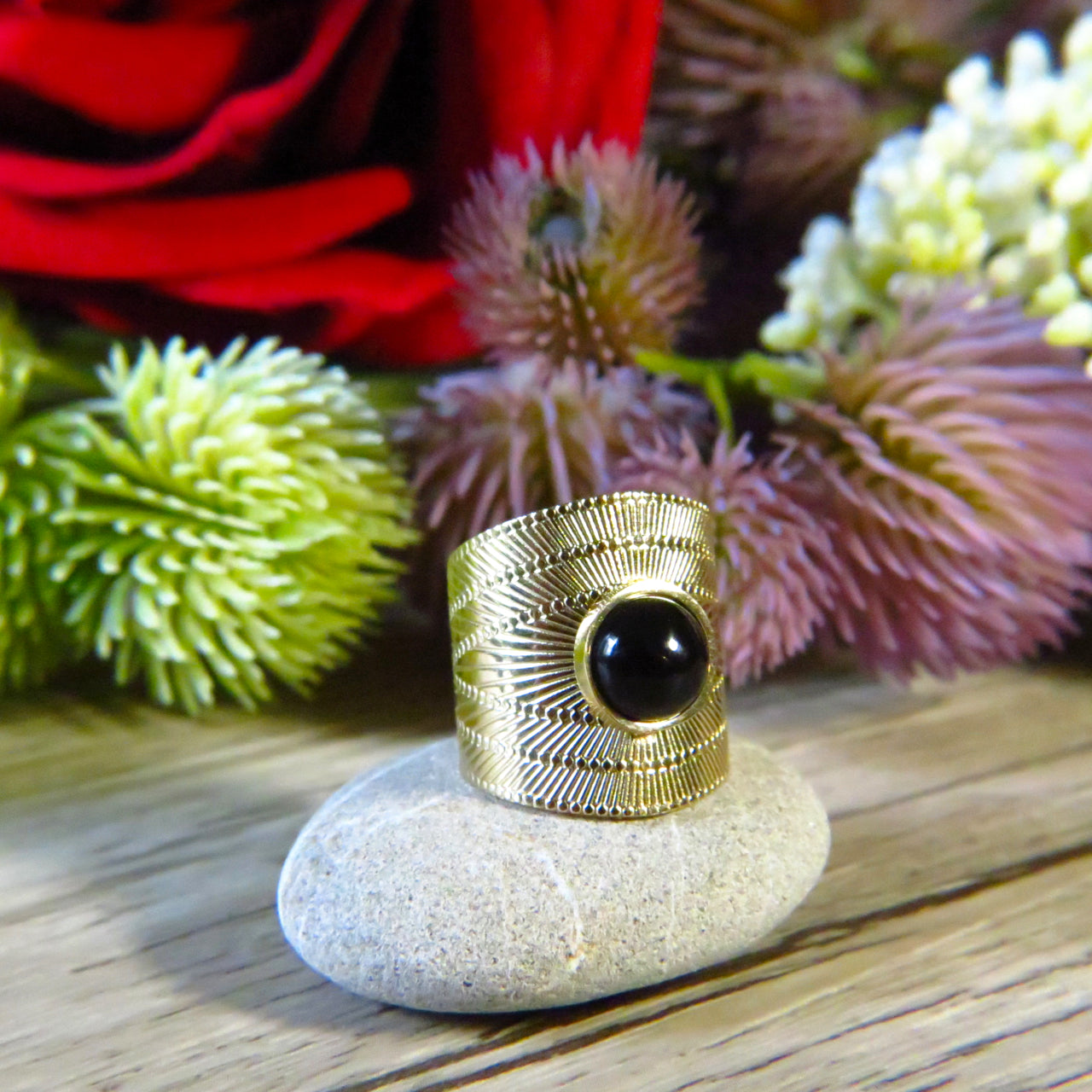 Adaptable stainless steel and onyx ring