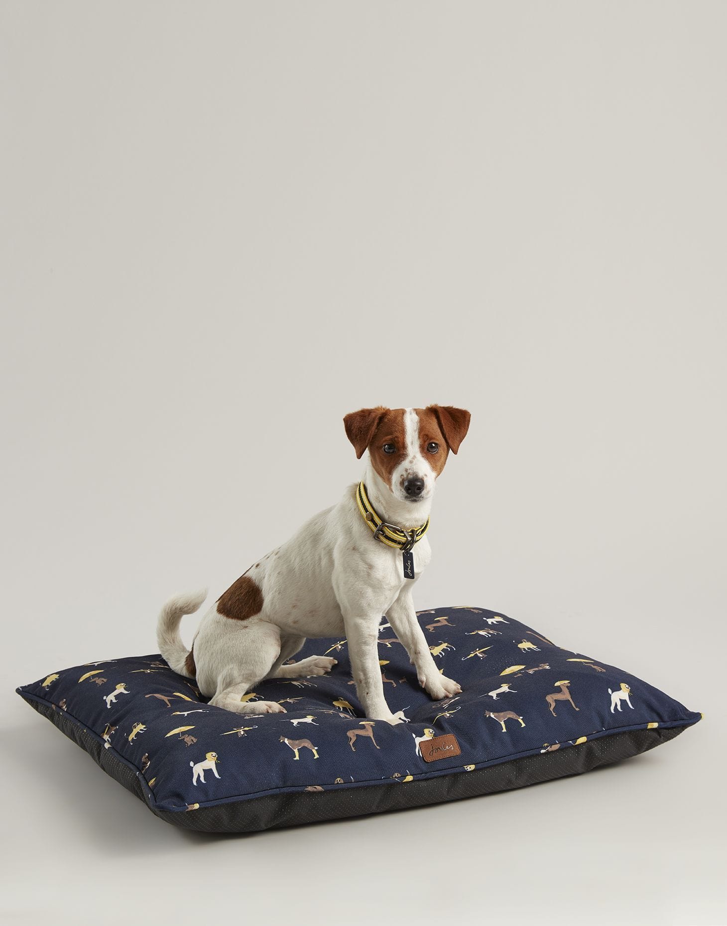 Joules travel clearance pet bed