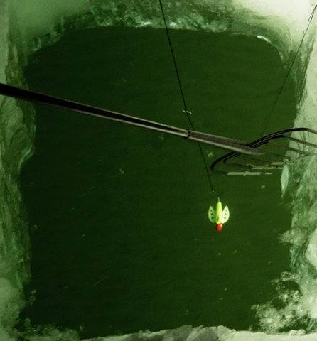 How do you spear fish through the Ice? – WindRider