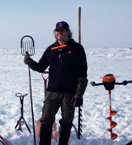 How do you spear fish through the Ice? – WindRider