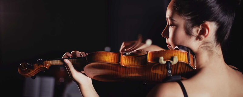 Female violinist