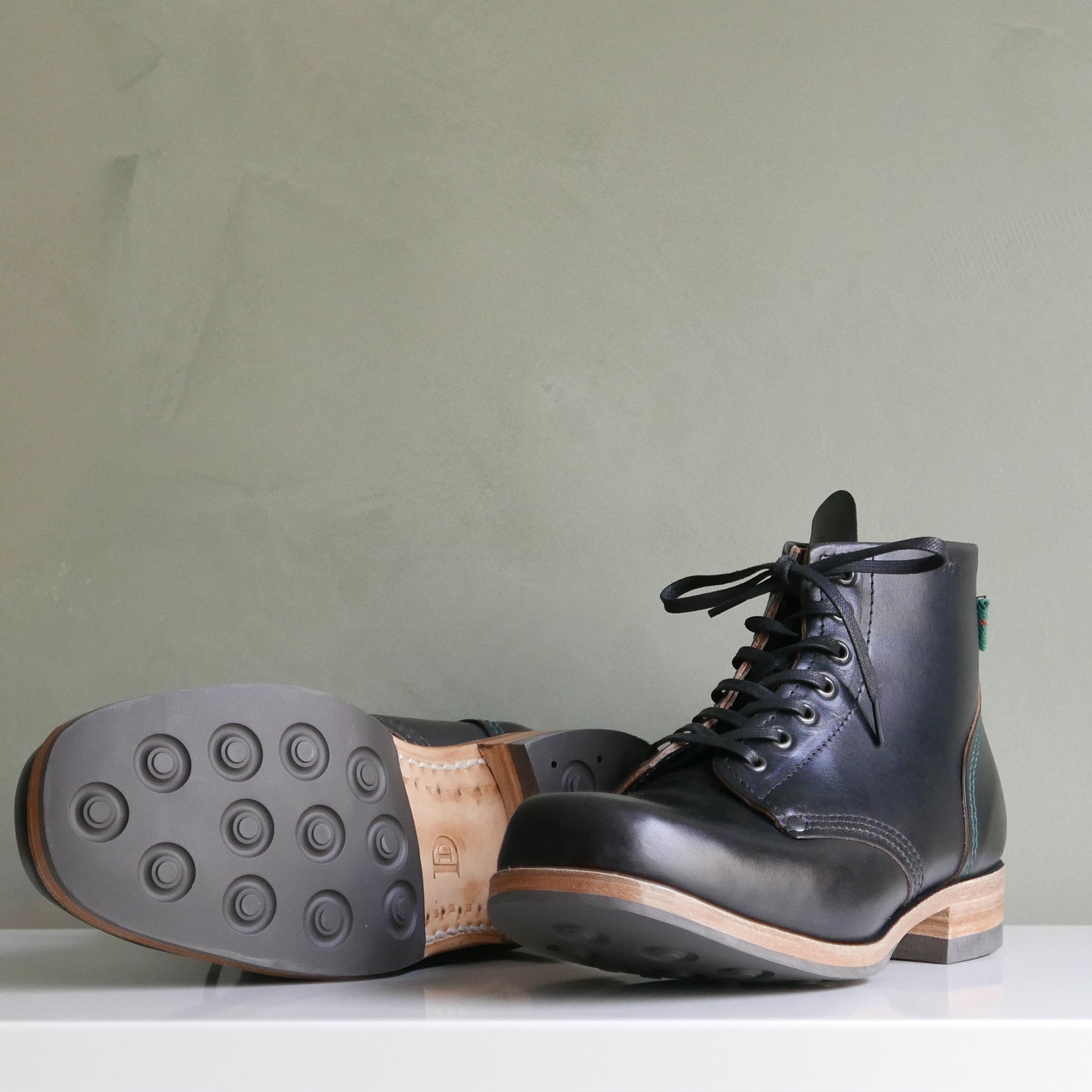 Products - Dundas Footwear