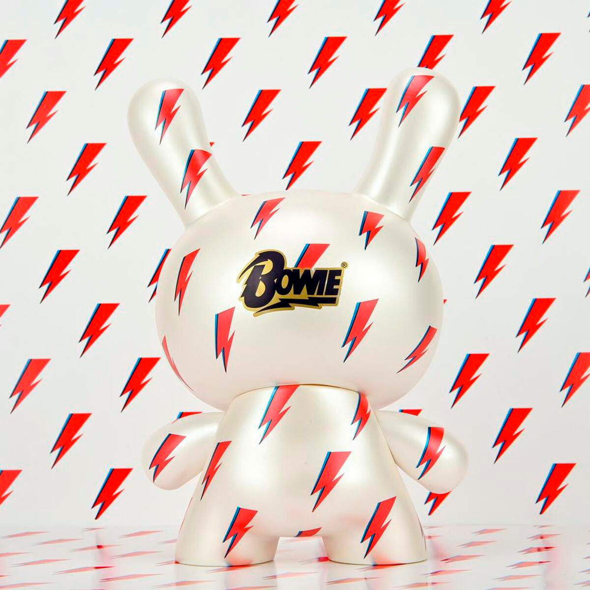 DAVID BOWIE - LIGHTNING BOLT DUNNY / KIDROBOT | EYE SHUT ISLAND