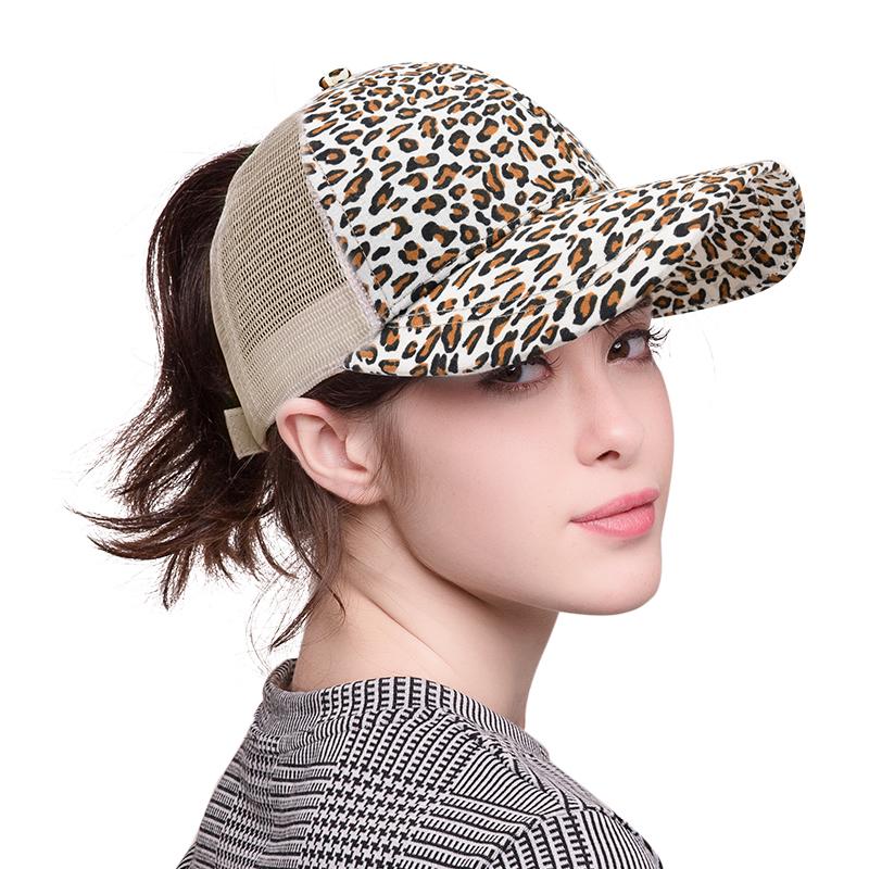 Casquette femme SAVAGE avec ouverture pour chignon et queue de cheval