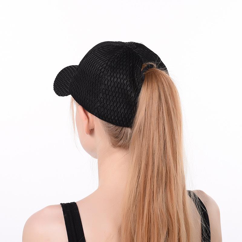 Casquette femme STITCH avec ouverture pour chignon et queue de cheval