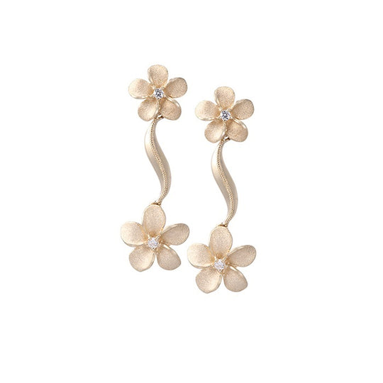 Plumeria Earrings in Gold with Diamonds - 11mm