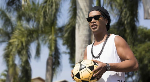 Northweek pisa fuerte, se alía con Ronaldinho