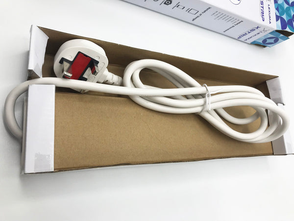 Lexuma 辣數碼 XStrip UK Surge Protector with USB Unbox the power strip cable and plugs