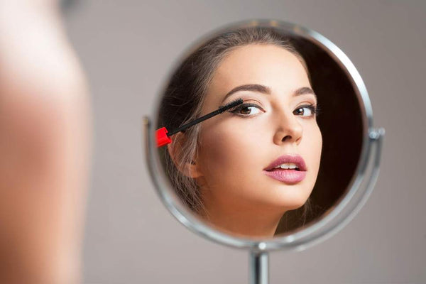 Why Beauty Makeup Mirror Is Needed - GadgetiCloud blog magnifying mirror