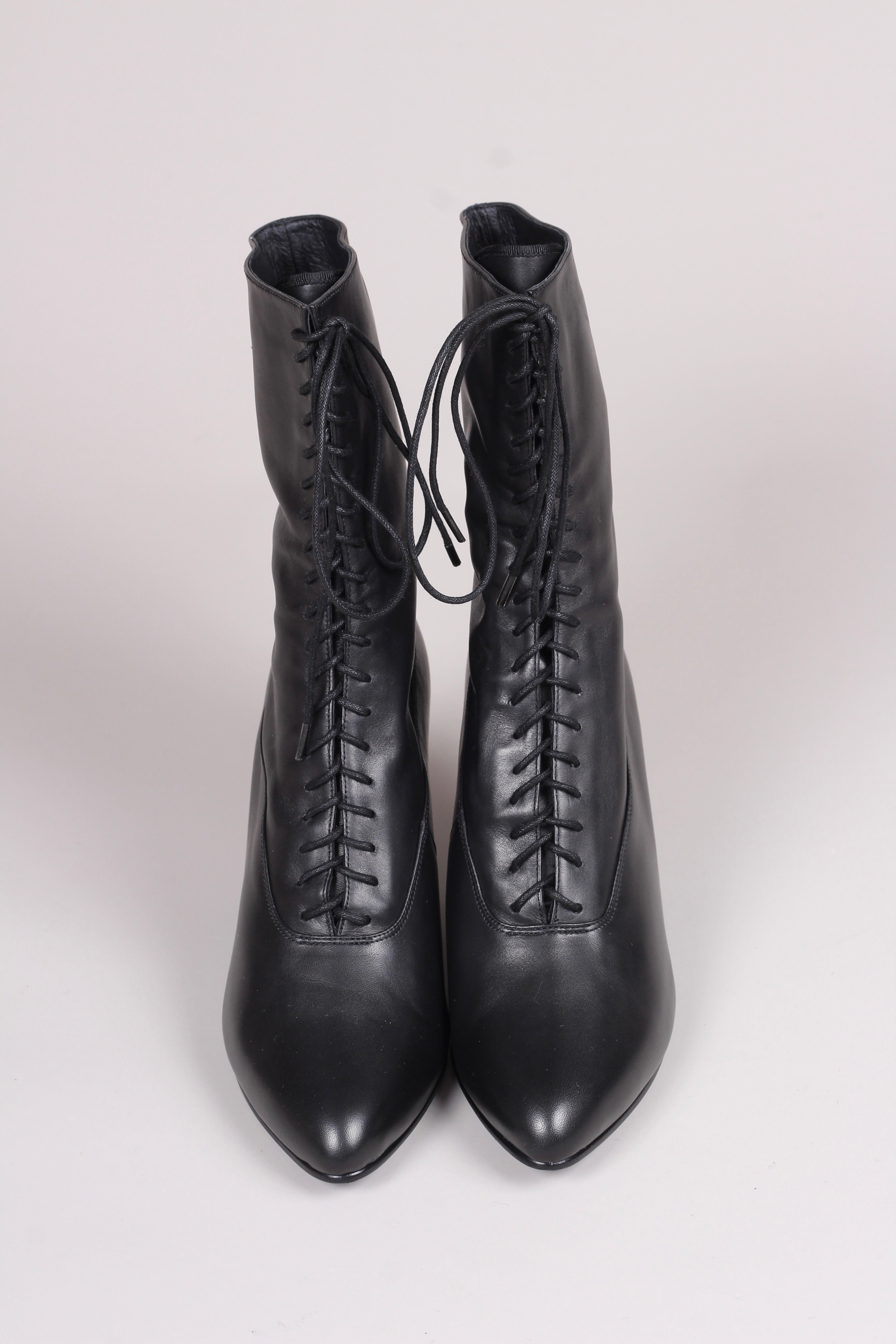 Feminine soft Edwardian boot with pompadour heel, 1900-1915 - Black ...