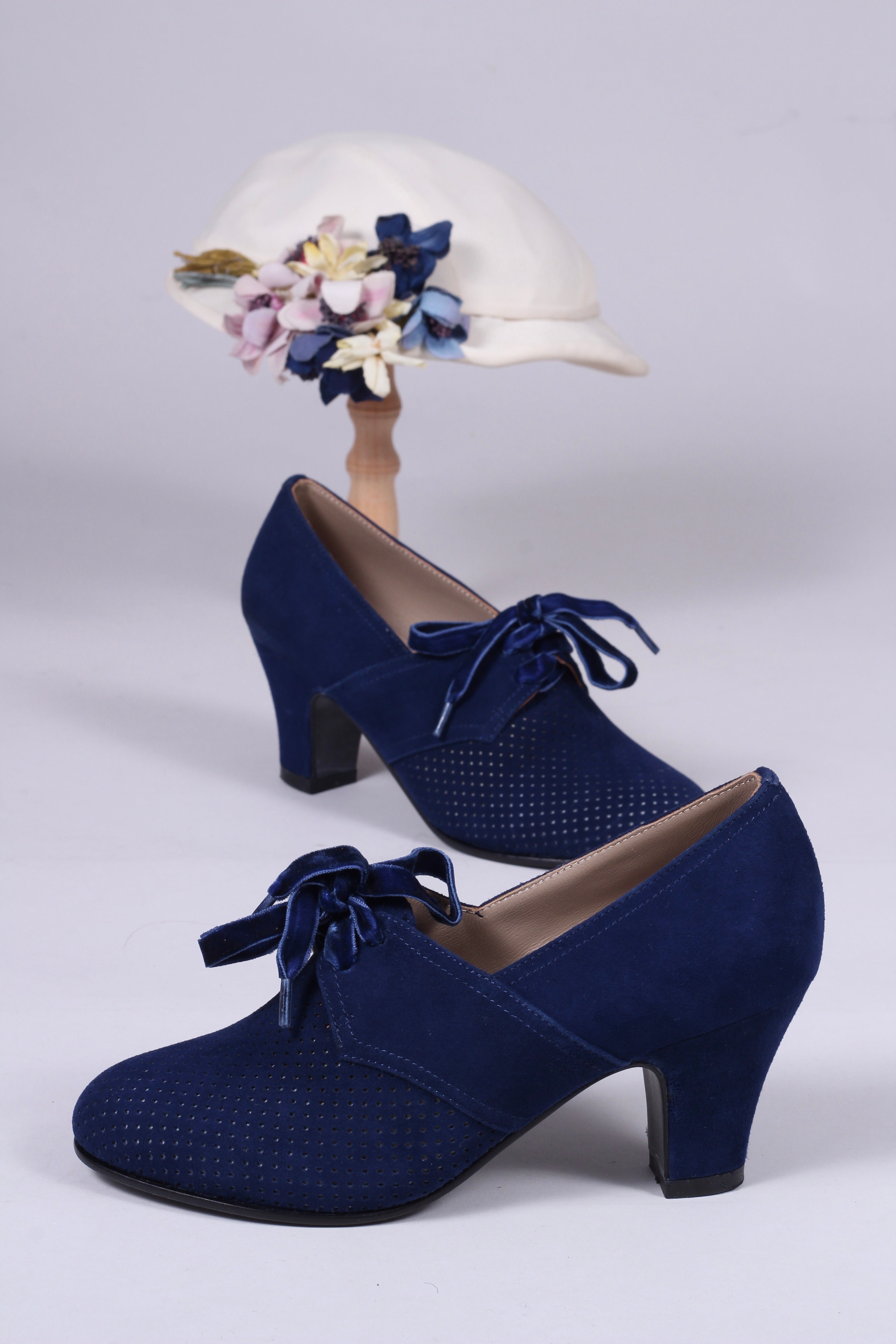 Navy blue 40's vintage style shoes in suede with lace – memery