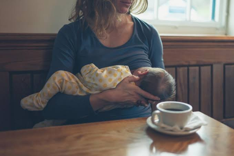 Pregnant women and nursing mothers should cut down on coffee 