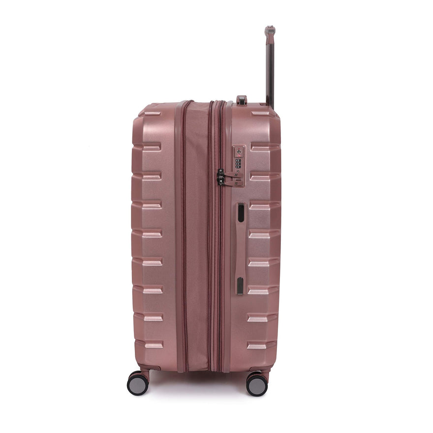 it luggage 21.8