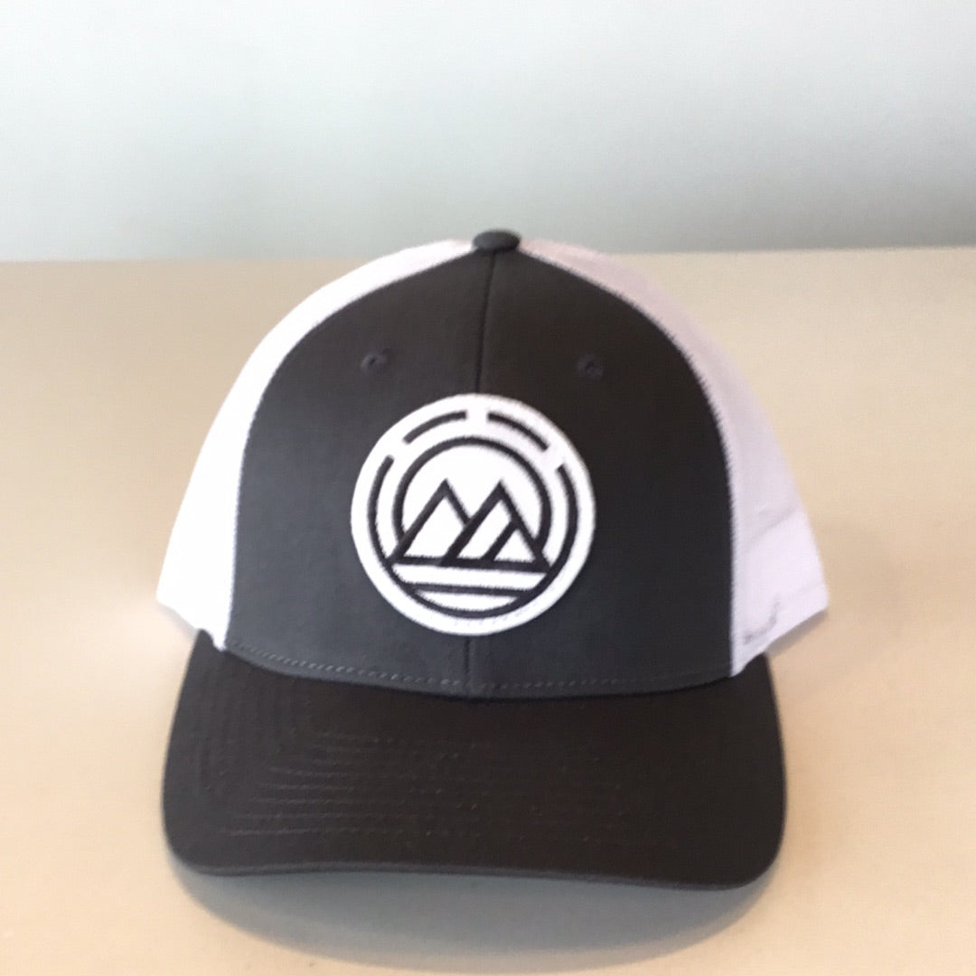 Mago logo SnapBack hat grey and white