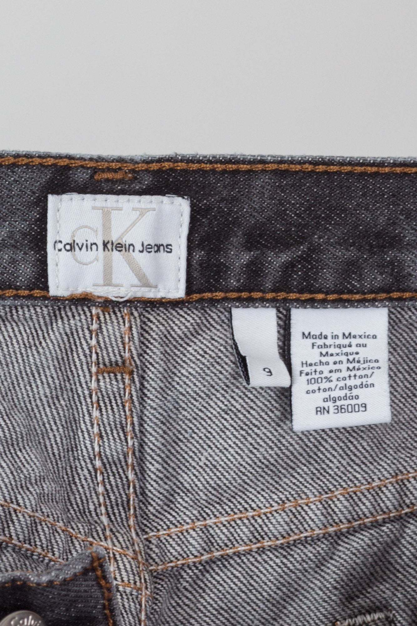 90s Calvin Klein Cropped Jeans - Medium – Flying Apple Vintage