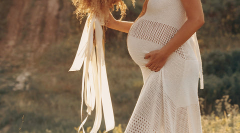 How to dress boho style when pregnant.