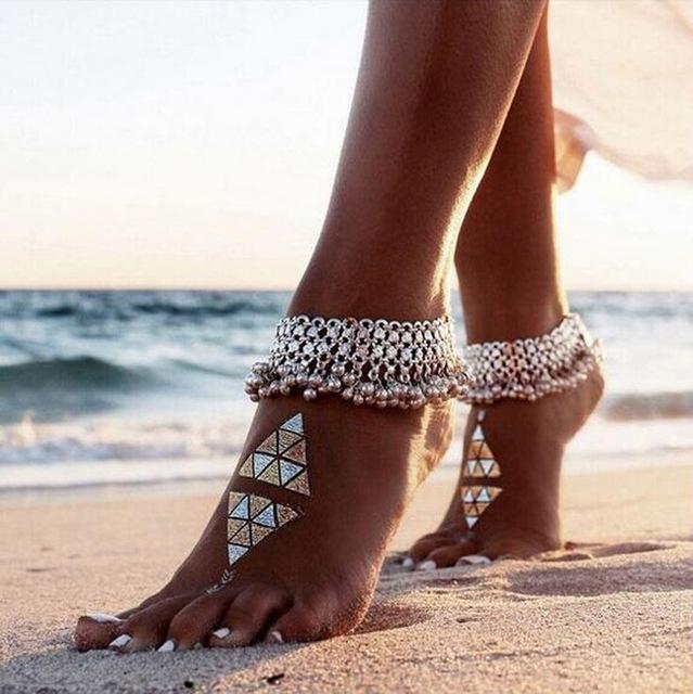https://cdn.shopify.com/s/files/1/2541/1566/products/boho-beach-hut-anklets-silver-one-size-boho-barefoot-ankle-jewelry-29199834185923.jpg?v=1628149044&width=700