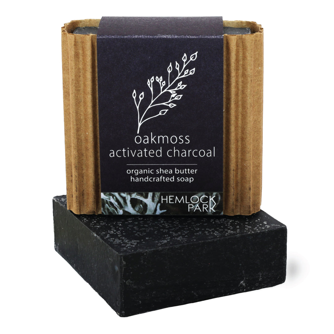 Hemlock Park Crackling Wood Wick Candle Handcrafted with Natural Coconut  Wax and Essential Oils (Teakwood, Standard 8 oz)