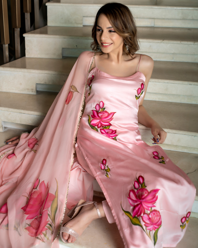 Beautiful Shaded Crepe Gown with beautiful embroidery on sleeves. | Gown  dress party wear, Simple gown design, Indian gown design
