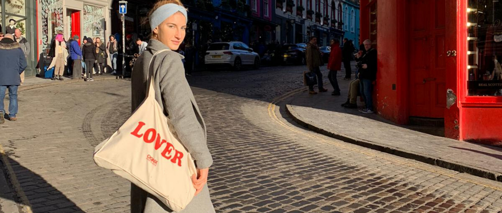 Kaufe eine Lover Bag und schalte die Bidroom Mitgliedschaft frei