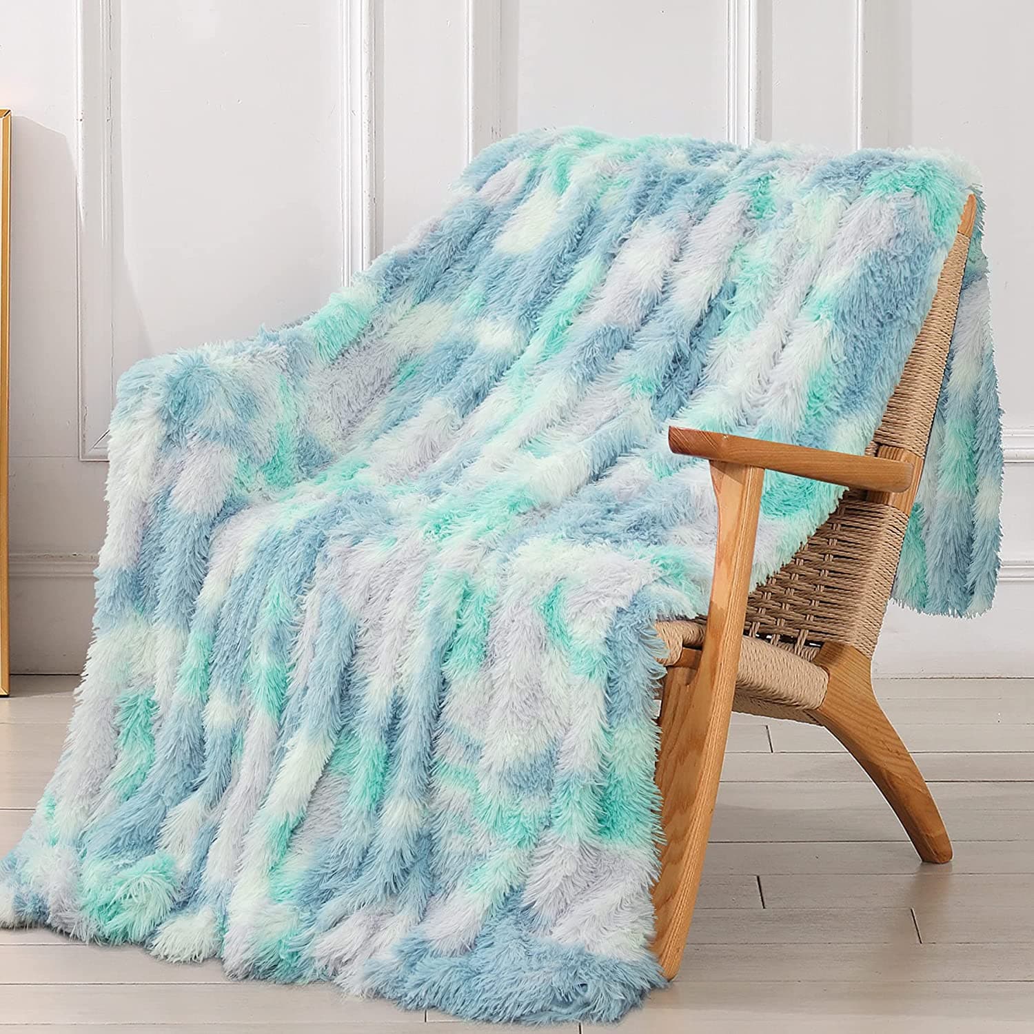  Dekorative, extra weiche Kunstpelz-Überwurfdecke, 127 x 152 cm, solide, wendbare, flauschige, leichte, lange Haare, zottelige Decke, flauschiges, gemütliches Plüsch-Fleece, bequeme Mikrofaser-Pelzdecke für Couch, Schlafsofa, reines Weiß 