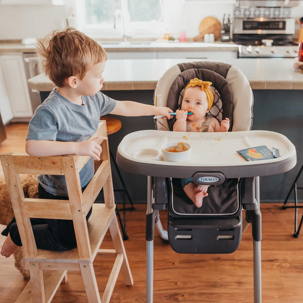 feeding baby solids