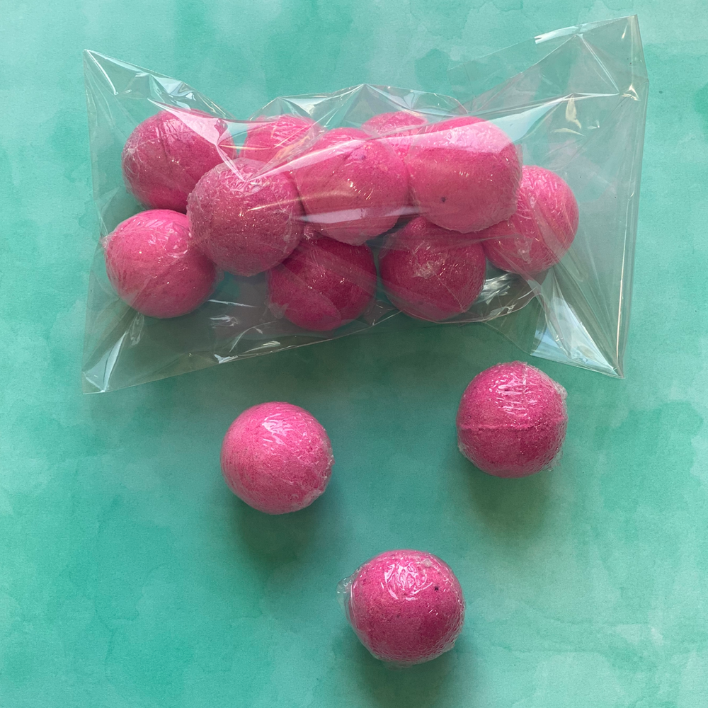 
                
                    Load image into Gallery viewer, Pink Round Mini Bath Bombs-Delicate blaze 
                
            