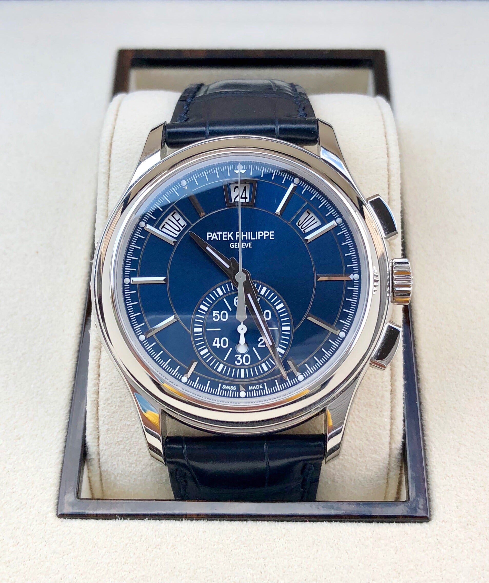 Patek Philippe 5905P Annual Calendar Chronograph Platinum Knight