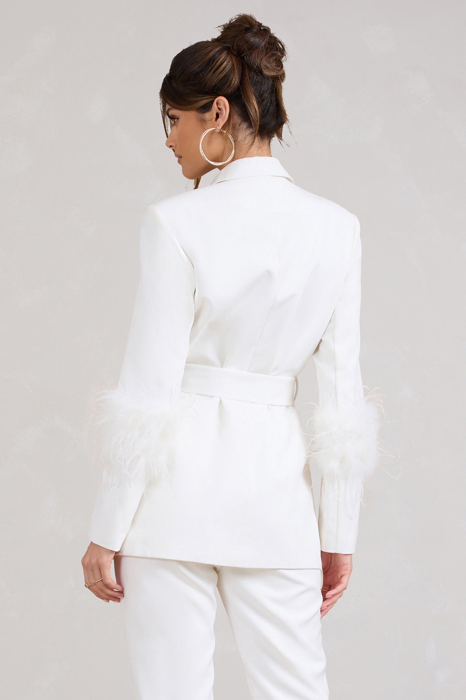 Slopeside Cream Long Belted Faux Fur Coat – Club L London - UK