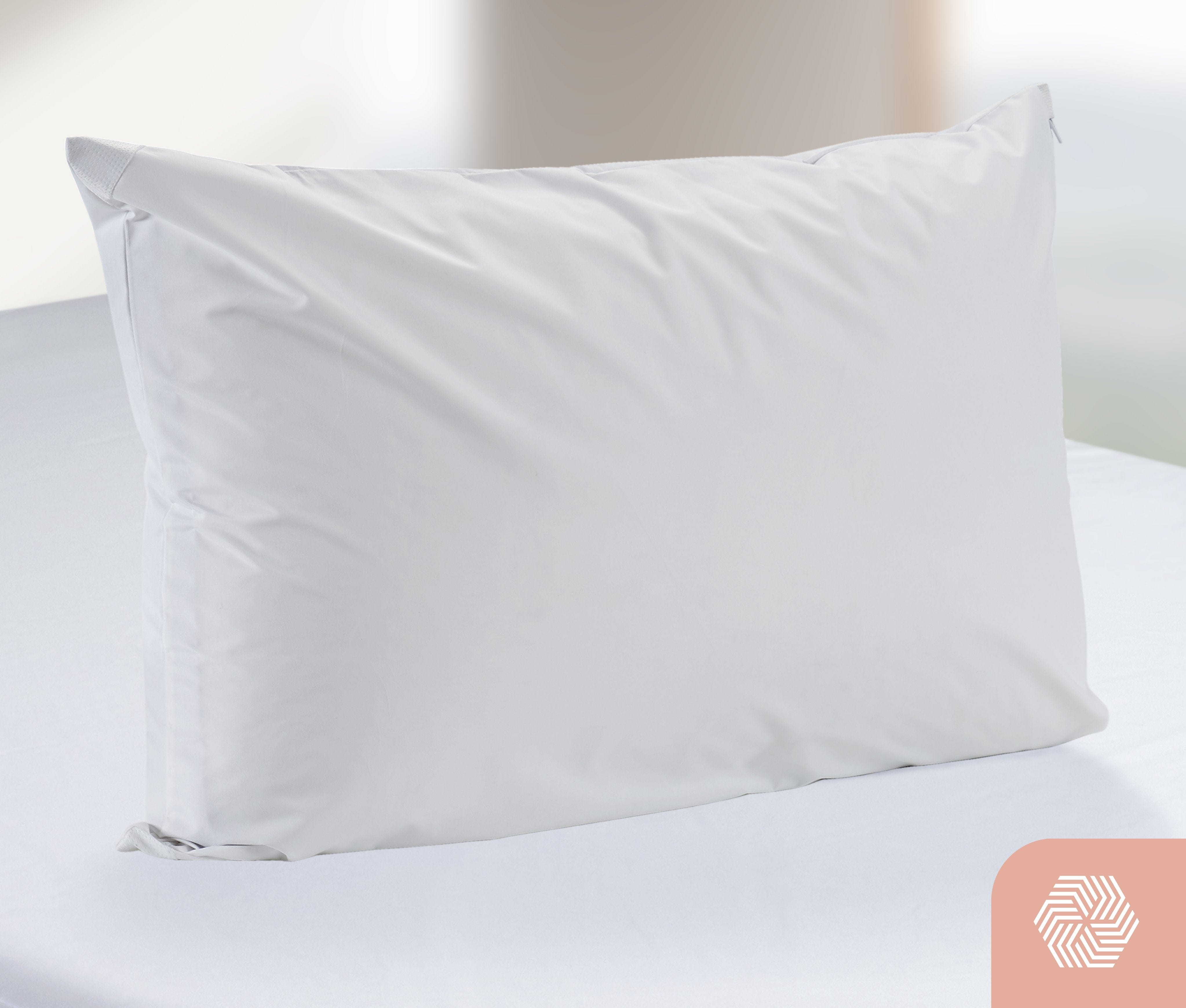https://cdn.shopify.com/s/files/1/2554/4674/products/Comfort_Pillow_Protector.jpg?v=1665497947&width=4094