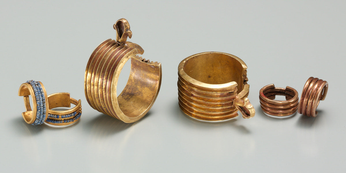 Four ancient Egyptian hoop earrings from ca 1600 BCE