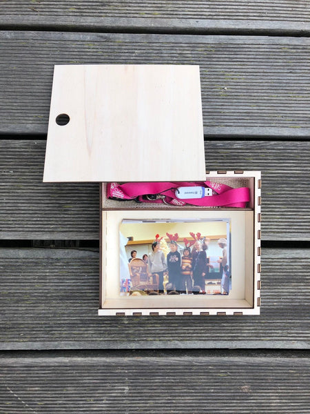 Lesena škatla za USB in fotografije