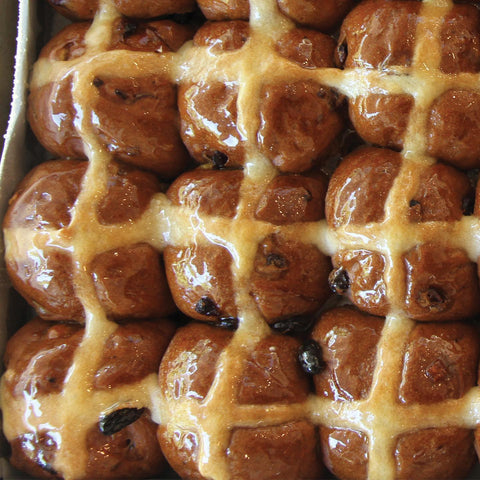 Hearthe hot cross buns