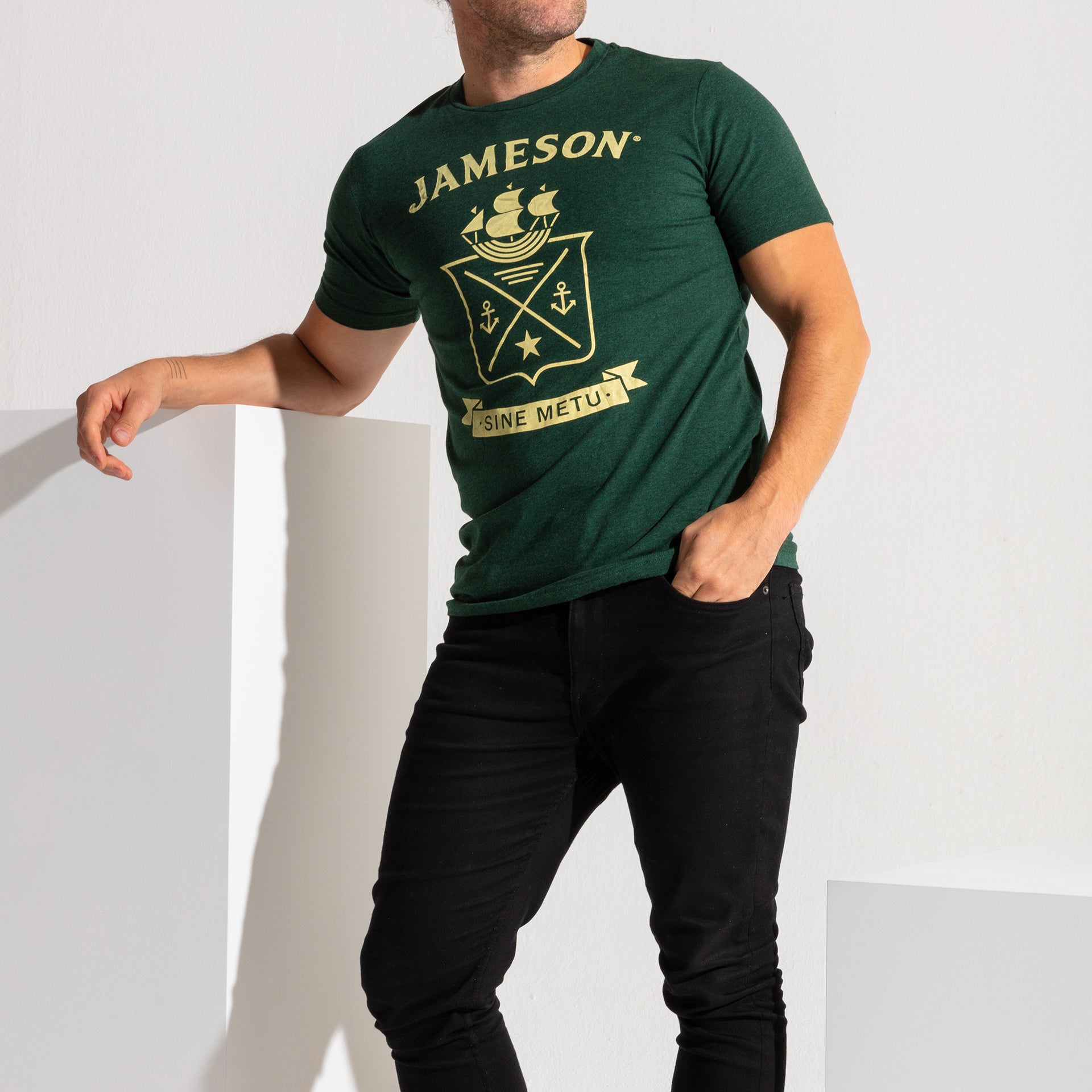 baai legering Gehoorzaamheid Jameson Crest T-Shirt - Green | Jameson Irish Whiskey - Jameson US  Merchandise Store