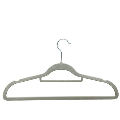 Ganchos de plástico para ropa Simply Essential™ de uso pesado color gris